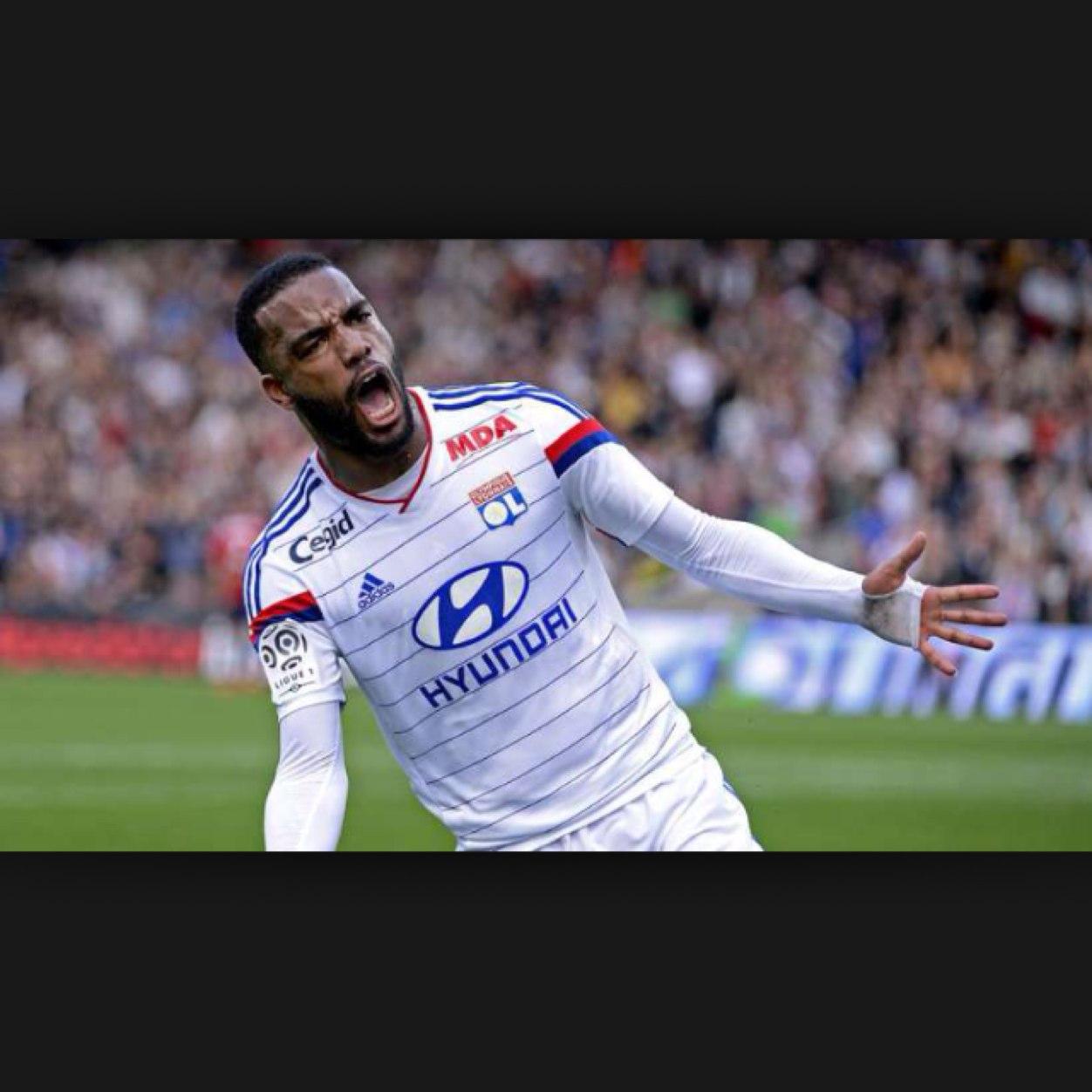 MUSLIM/Marocain #teamOL#gunners#RMA 
CLM-Meknes #teaMMaroc