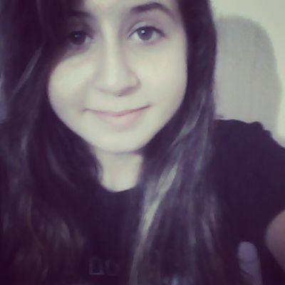 Directioner, selenator e lovatic,  meu únicos hobbies são escrever e fazer nada...