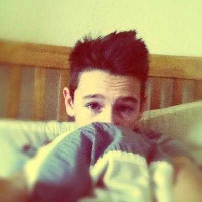 14|Speak English, Spanish, French and Welsh but ich bin Deutcsh|Love running 100m and playing pc and xbox;)|gamertag: VirtuosoWilko. YT: Humpty-Minecraft PvP