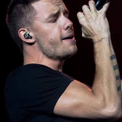 PLEASE FOLLOW @mar_ilenaa  ilysm• free follow