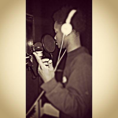 Go Follow My New Twitter @_ShawnTunes