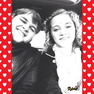 AlexisBennett98's profile picture. #TeamTaken