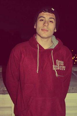 Ze_Dvs's profile picture. 