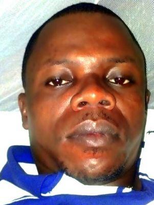 né en décembre 1973 au Congo Brazzaville policier depuis 1997