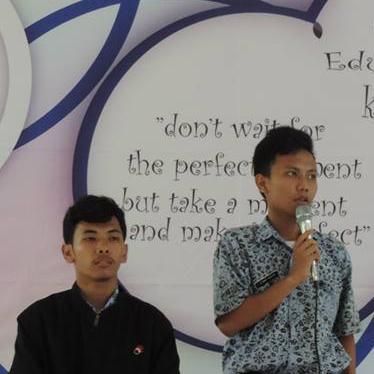 http://t.co/HPOJz2ZB3I  selalu tersenyum disaat di kecewakan :) buat mengghibur kalian https://t.co/NUp81RtcZM