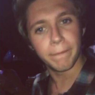 i gave you a free follow so can you please follow @cakinghoran