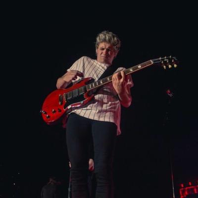 i gave you a free follow so can you please follow @cakinghoran