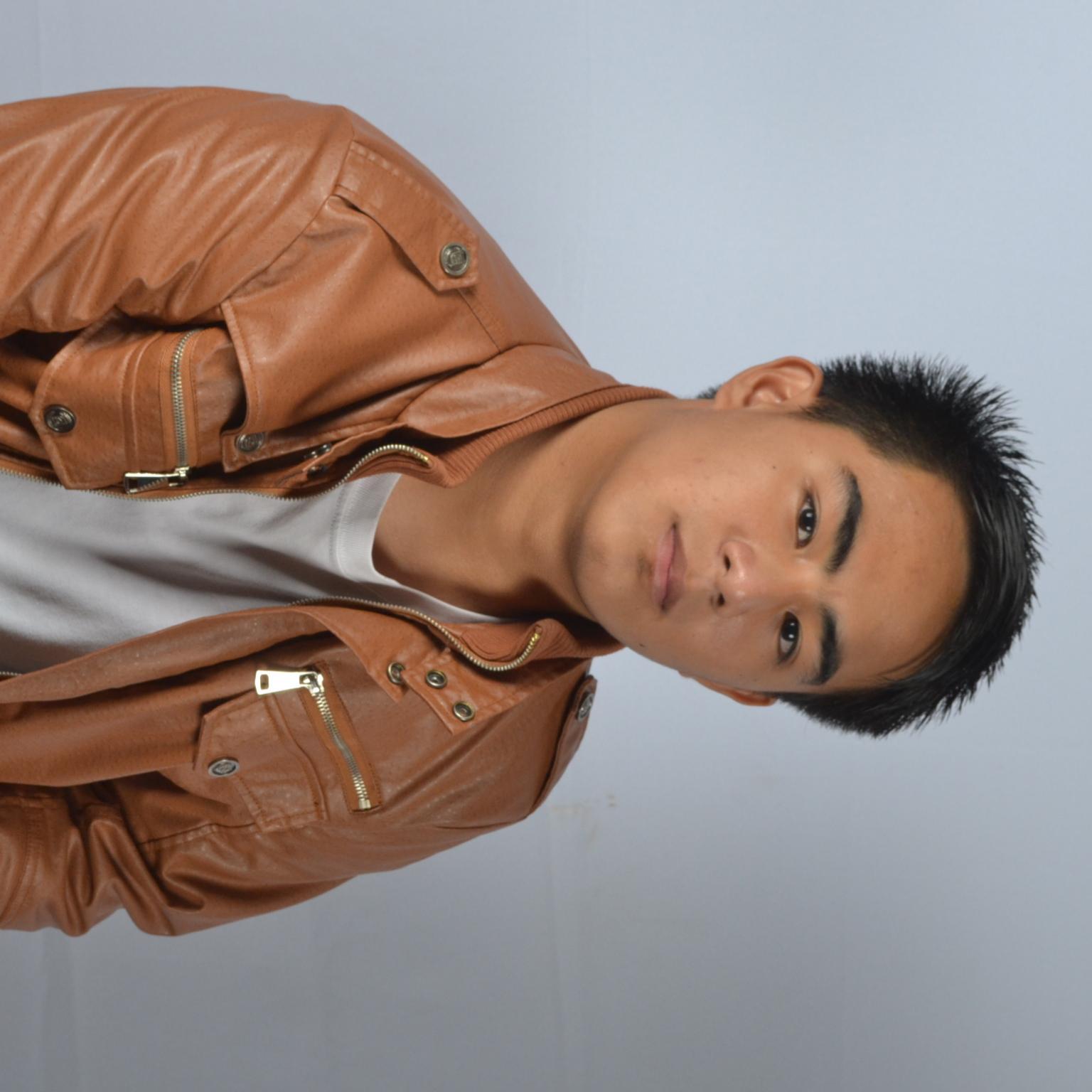 lenze19's profile picture. 