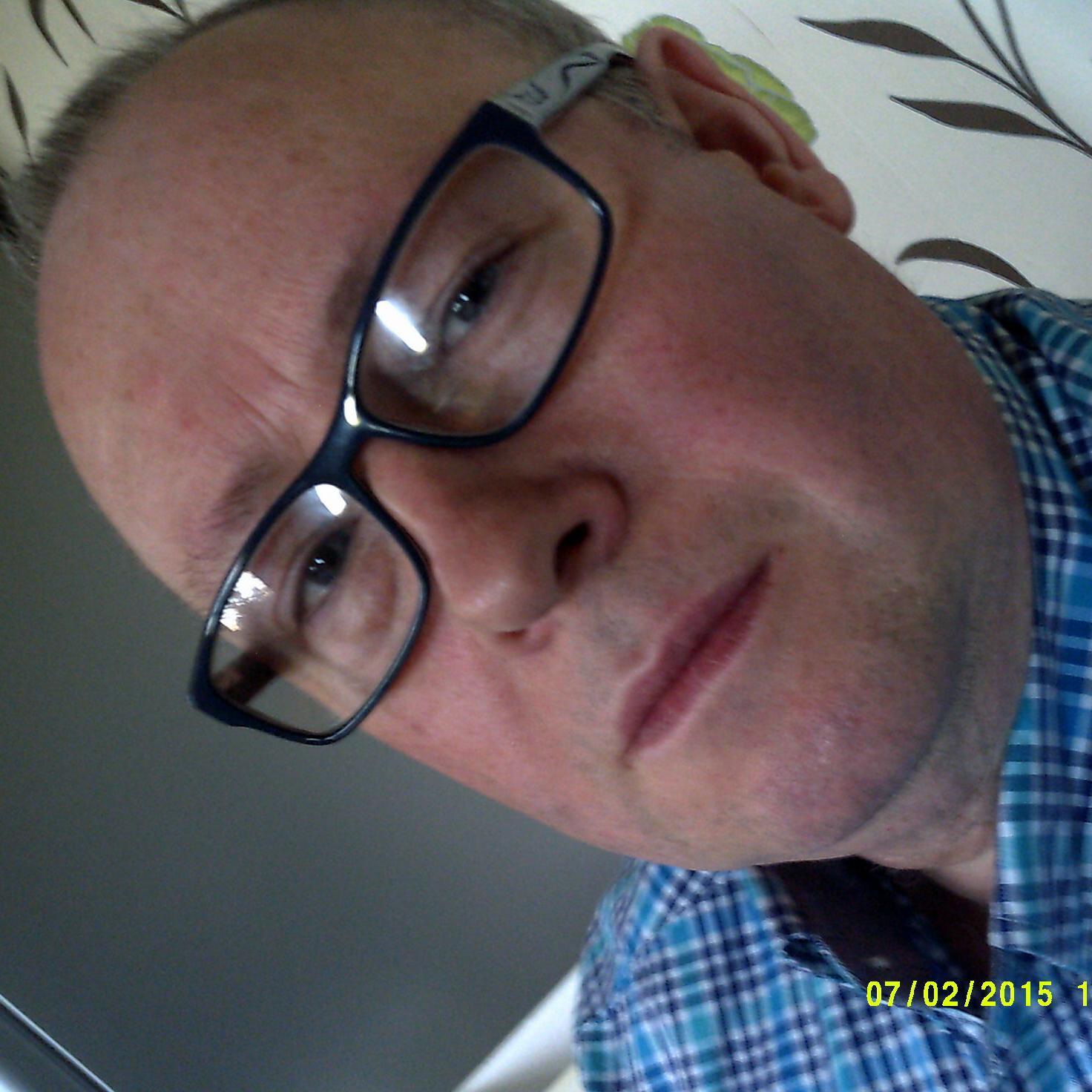 GreatAprons's profile picture. Handmade aprons in a variety of colours and family tartans, these aprons are flexible and versatile, ideal for professional chefs or casual domestic usage.