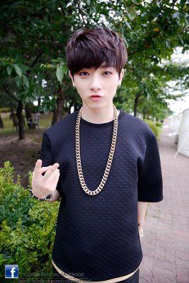 น่ารัก   ร่าเริง