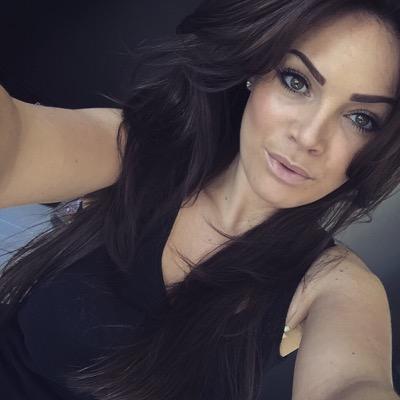 DempseyVicky's profile picture. Living it up!