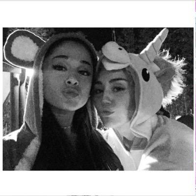 CHIAA88's profile picture. 