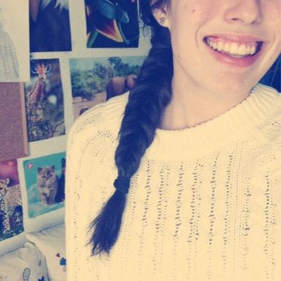 Tengo un blog literario y esta es su cuenta de Twitter. Eres mía, Ángel. Cordial. Hija de Hermes. Hufflepuf. Cazadora de sombras. Real?Real.