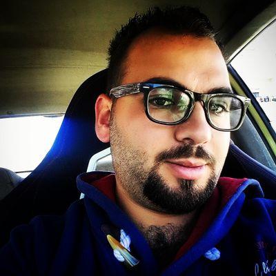 ahmed_sweilem's profile picture. ‏‏انا مش احسن بني آدم بالعالم . بس فش حدا احسن مني          #Drifter