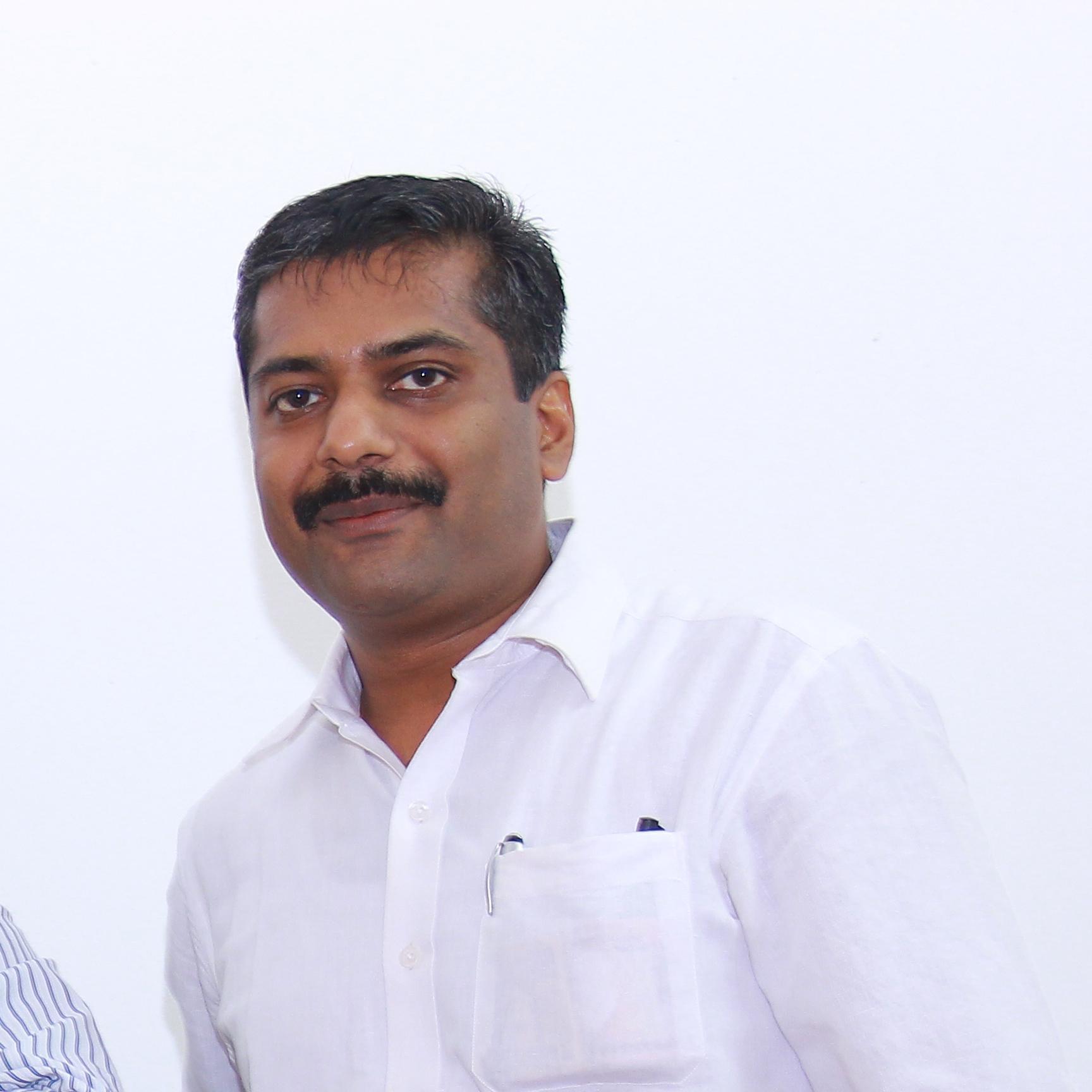 Consultant Oral and Maxillofacial Surgeon..& Implantologist