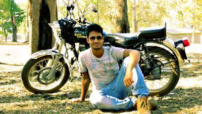 well! im a forensic science student @ JGI Banglore,karnataka/Dancer @ pinkus dance studio/im a cricketer/very intrested in music n im proud to b an indian