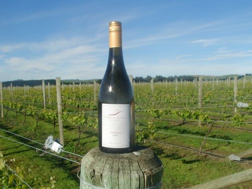 Boutique winery in Hawkes Bay, New Zealand, specialising in Tempranillo, Viognier, Pinot Gris, Pinot Noir and Semillon