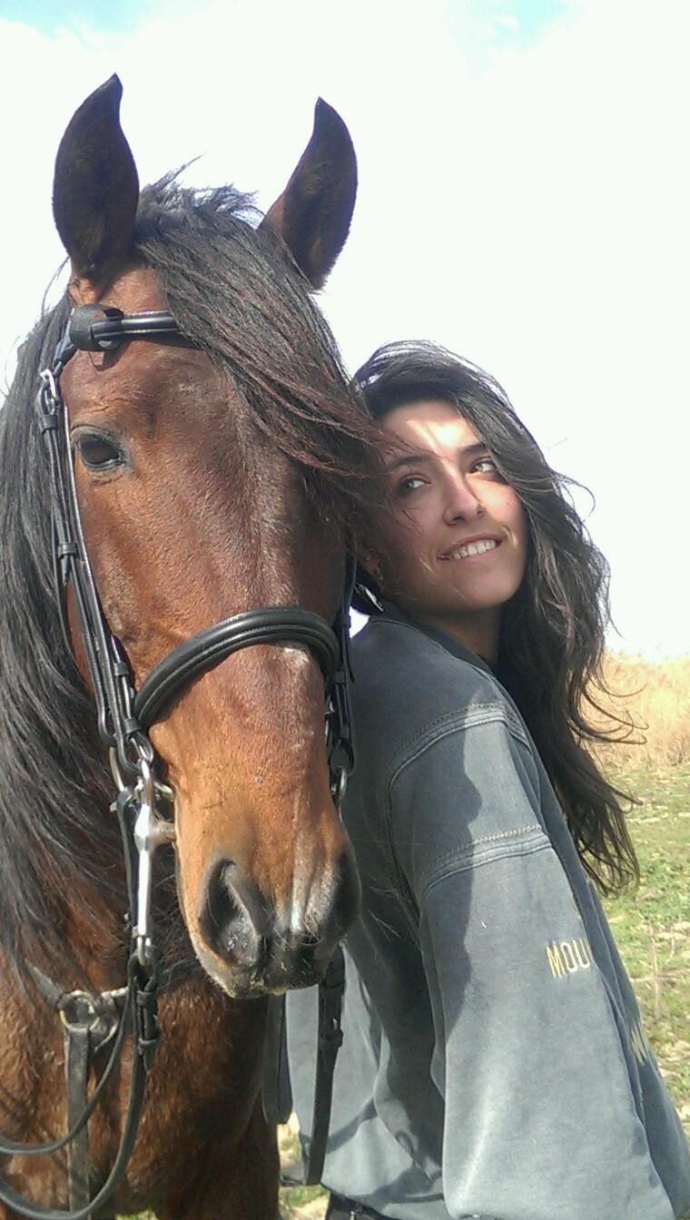 19 , Amazona de Doma Clasica, Taurina, Amante de Galiciaa!! Divertida, Sociable,Muy Loca y 100% Deportista y corazón sevillano Madrid~Vigo
