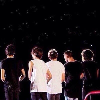 hacking page for 1d! Rt my first tweet, ill follow you, dm me your pass, ill tweet on your acc what i like about you + your acc