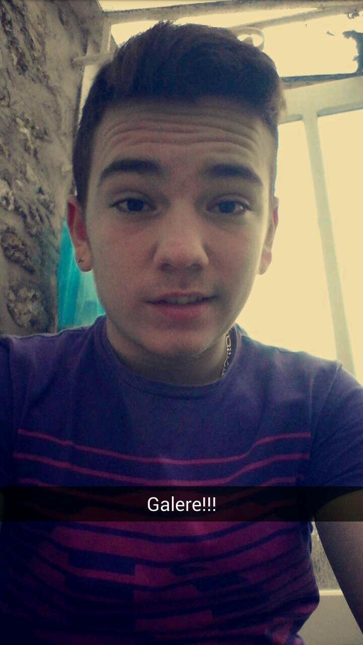 Thomas, 16 ans habite à ussy sur marne
