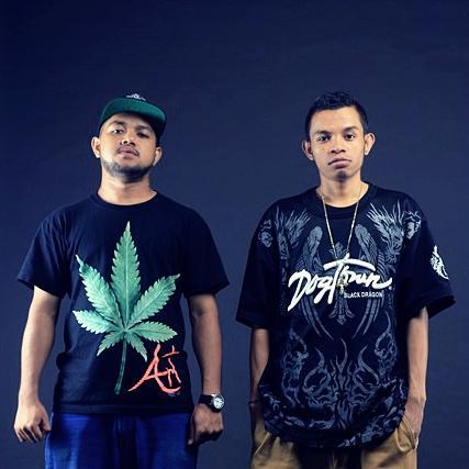 ThapataTwo (Melanesian Old School Hip-Hop)
E-mail: thapatatwo_fight@ymail.com
Phone: 
Ugall Treble: 0852 2802 9769
Carizo: 0812 2843 9949
