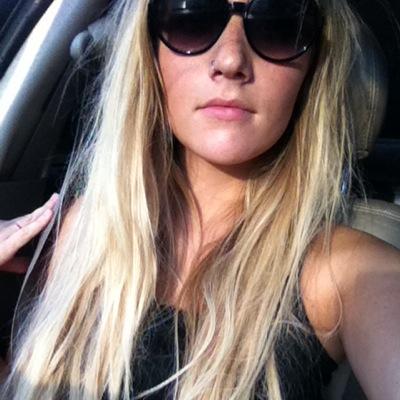 Hailey_Van6's profile picture. she loved mysteries so much she became one