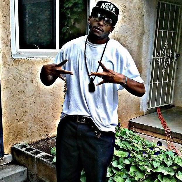 A Hip-Hop Artist from San Bernardino, California that's worked with the likes of D Apollo, King Quez and other California artists. Make sure to follow and RT