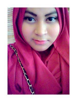 Mahasiswi Fakultas Ekonomi, Konsentrasi Management SDM ♥ ♥ Di STIE Bina Bangsa ♚ {Serang}, 
Work ♥Rajawali Mart*^^