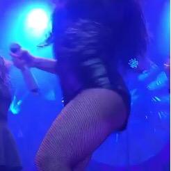 my life goal is to touch laurens ass *please follow trying to get back up to 1k followers*