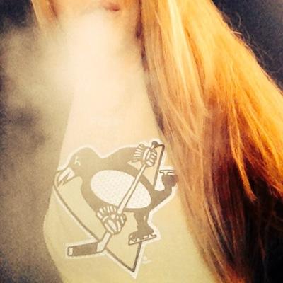Beer drinkin', hockey lovin', Canadian girl, with a passion for the Pittsburgh Penguins. My bong hits harder than you. #LetsGoPens ♡⑦①♡