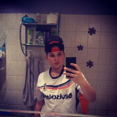 5a54be4f74ef429's profile picture. 