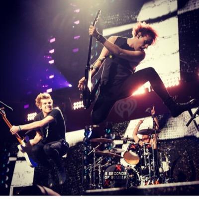 HEY YOU! you just got a free follow. no meed to follow this account! but it would be greatly appreciated if you would follow @5SOS984 have a swell day