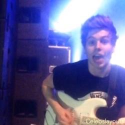 you just got a free follow so go and follow @frantas5sos! ily and i would appreciate a follow on that acc :)