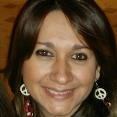 Docente,afortunada esposa y madre de 2 hermosos seres,una princesa y un principe.Luchando dia a dia por una Venezuela libre de este regimen chavista.