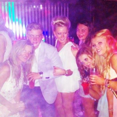 AbsolutelyTony's profile picture. Sometimes I just want to give it all up and become a handsome billionaire.