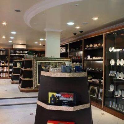 Presentes, Roupas, bebidas, tabacaria, brinquedos e varios outros produtos de todo mundo para você