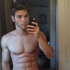 21 year old Scottish lad looking for some fun 😜 dm me for my Skype and Snapchat😈
