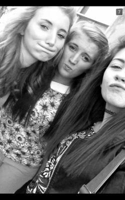 EllieAlker1999's profile picture. 