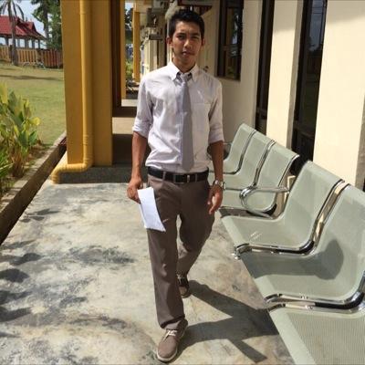 insta: afiq_917 ,weChat: afiq_917, hr student, more to learn about life
