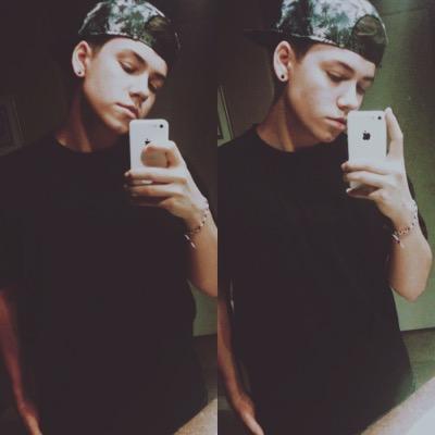 blesslywesslyy's profile picture. Here to support Wes Tucker because he is a huge inspiration to me & I love him ☻