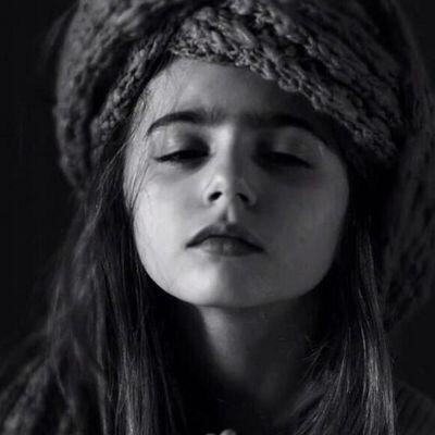 K1Hams's profile picture. أيتهُا الأقدار ؛ رِفقاً بِ قلب مُتعب أنهكهُ التمنِي ، وأتَعبهُ الإنتظِار .