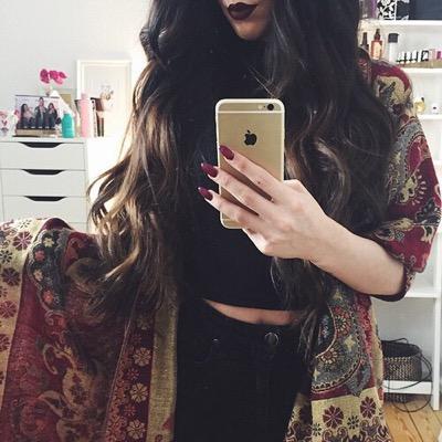 free follow from @91WL0UiS ask her for ariana grande dm
