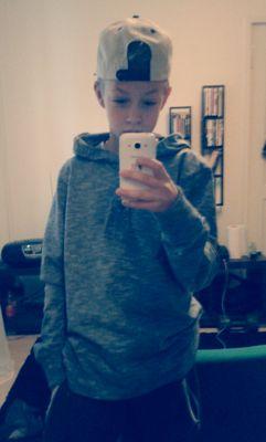 Hi im boy from finland and i love motorbikes. •Enduro/Offroad❤• Follow me please, i try to follow all my followers back(͡° ͜ʖ ͡°)