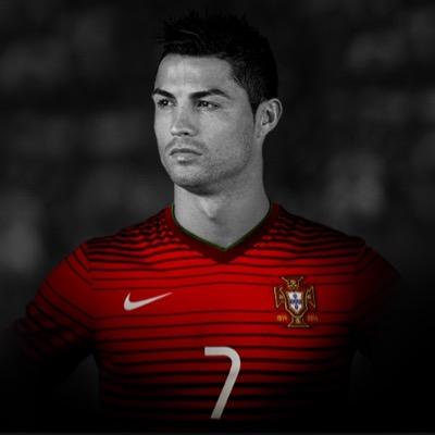 photo de Cristiano Ronaldo (2008/07/16)
je gagne par an 17 million
et je gagne 32 euro par minute