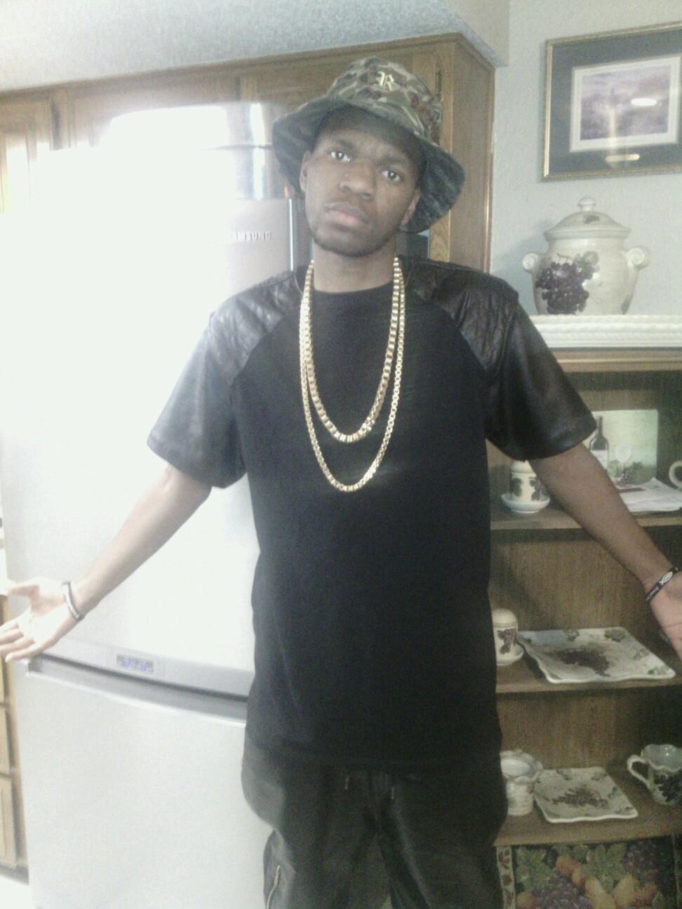 My name is 2Real and I am a promotet/A&r for B.W.A and I am the manager for Kidd Envy To Book or get booking Quotes DM Me
