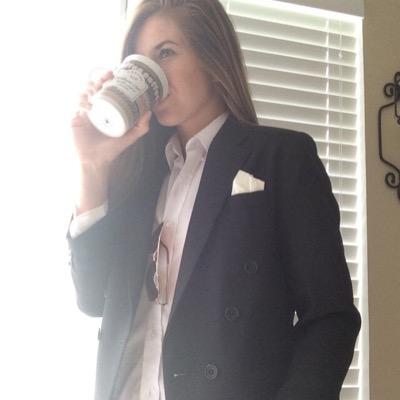 TheLezStruggle's profile picture. Send in your anonymous confessions through DMs.