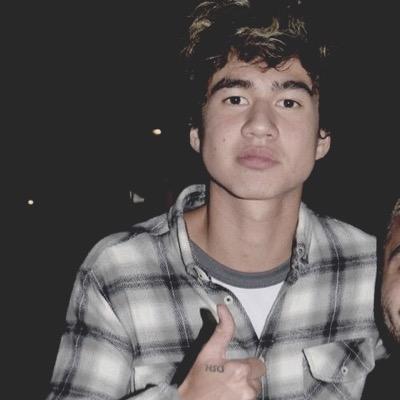 follow my main @hoodwth bc i just gave you a free follow ✨