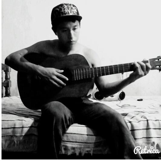 soy un adicto a la música,me gusta bailar y conocer gente nueva,me gusta cantar,sonreir,la música y el amor el mejor regalo,amigo del que desee mi amistad :)