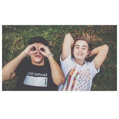 Just a girl from Oregon who supports two losers with the same name | follow me on my original account @MiaTerrones |