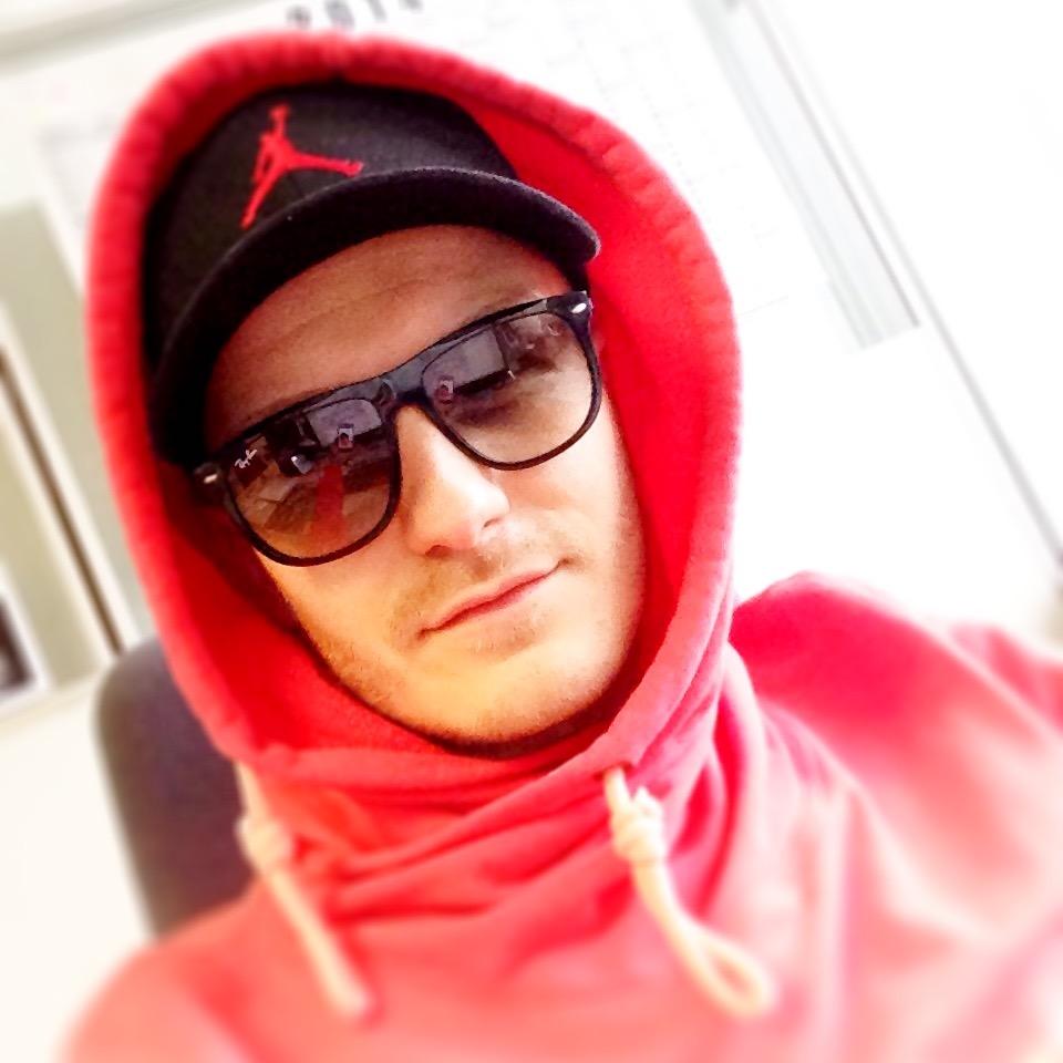 iElmedin's profile picture. Design | Coding | Technology | Football